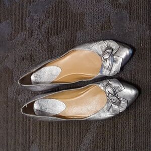 Nine West Silver Pointed-Toe Ballet Flats with Bow Detail
